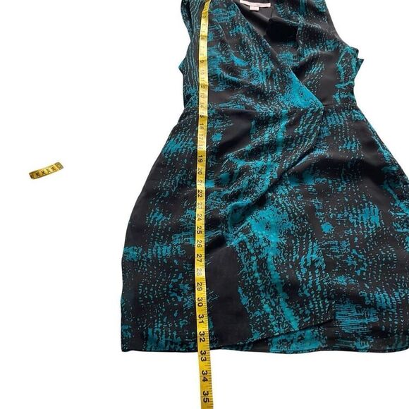 EUC Forever21 Black Turquoise Sleeveless Faux Wrap Crepe Dress Size XS - Picture 10 of 11